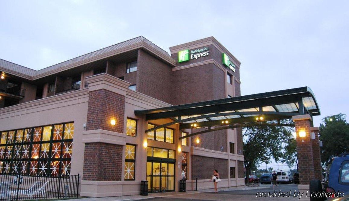 Holiday Inn Express Schaumburg-Rolling Meadows By Ihg Exterior foto